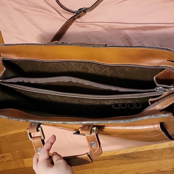 Brown Leather briefcase with shoulder strap - Picture 2 of 8